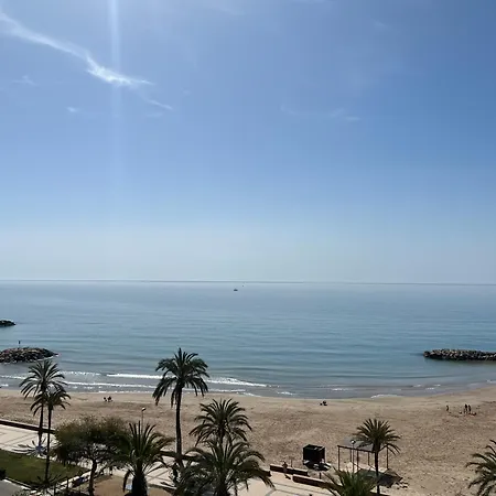 Primera Linea De Playa Con Preciosas Vistas Al Mar 아파트